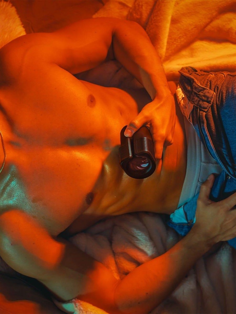 arc-zing-aw0131-man2.jpg?quality=80&fit=bounds&height=&width=