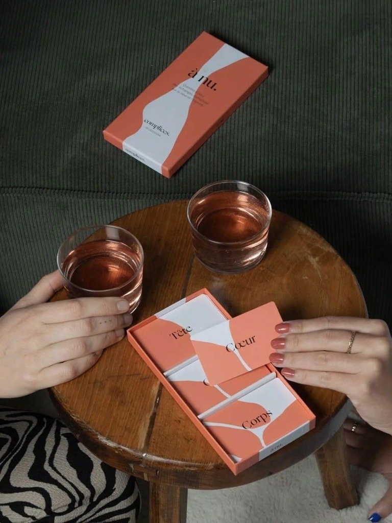 complices-a-nu-2.jpg?quality=80&fit=bounds&height=&width=